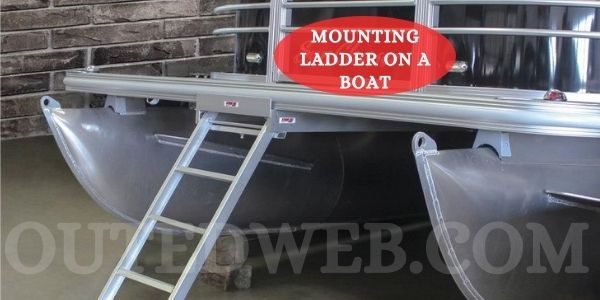 Mounting ladder on a boat